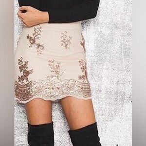 Chic Beige Sequin Mini Skirt